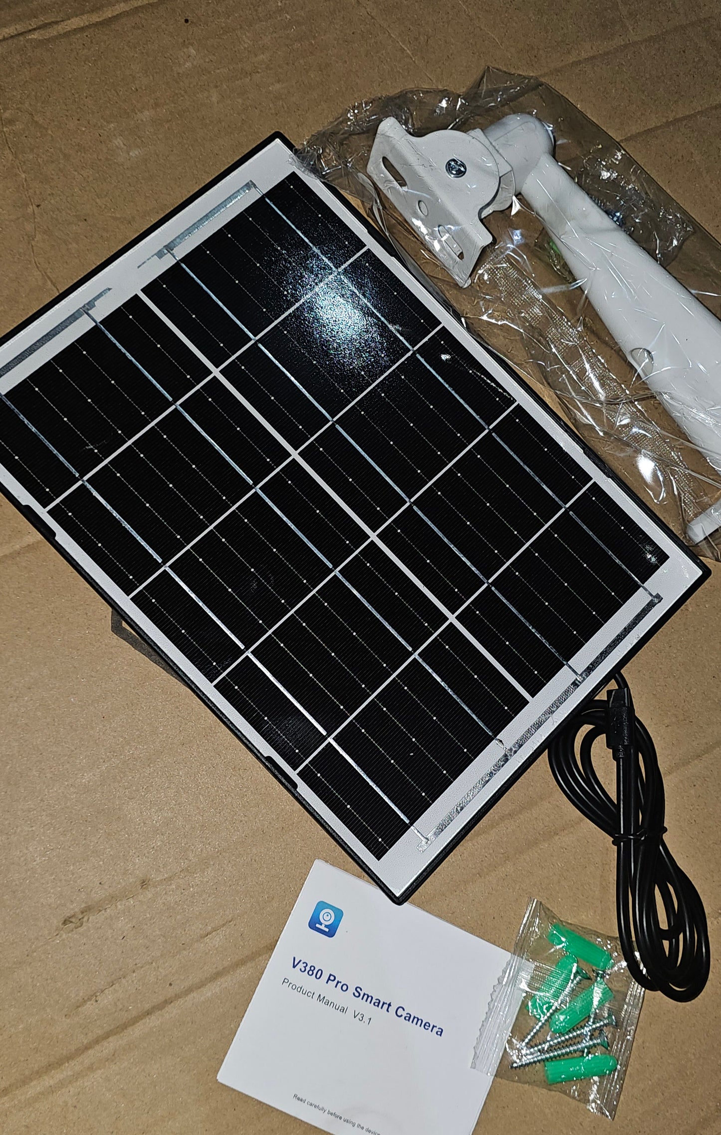 الكاميرا 4 جي لي تمشي بالطاقة الشمسية يعني تشحن نفسها بنفسها